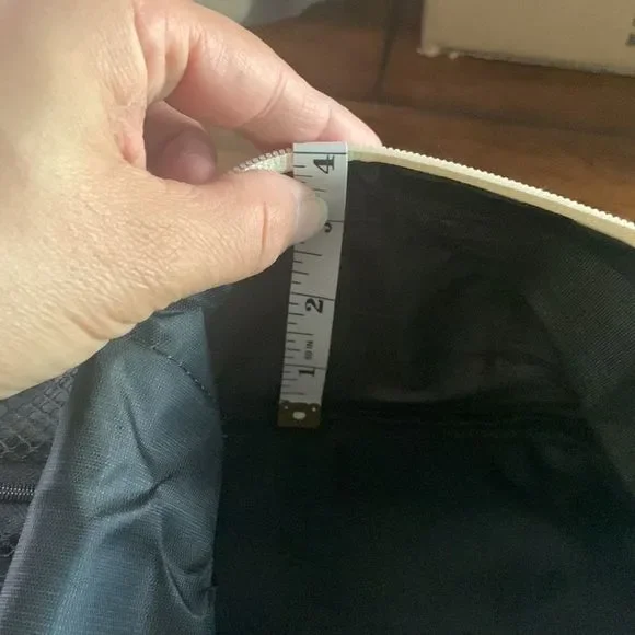 NIP waterproof travel make up bag silver zippers - Picture 13 of 13